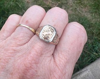 Vintage 1931 10k Gold Class Signet Ring – Size 7 – HJ.CO. #011