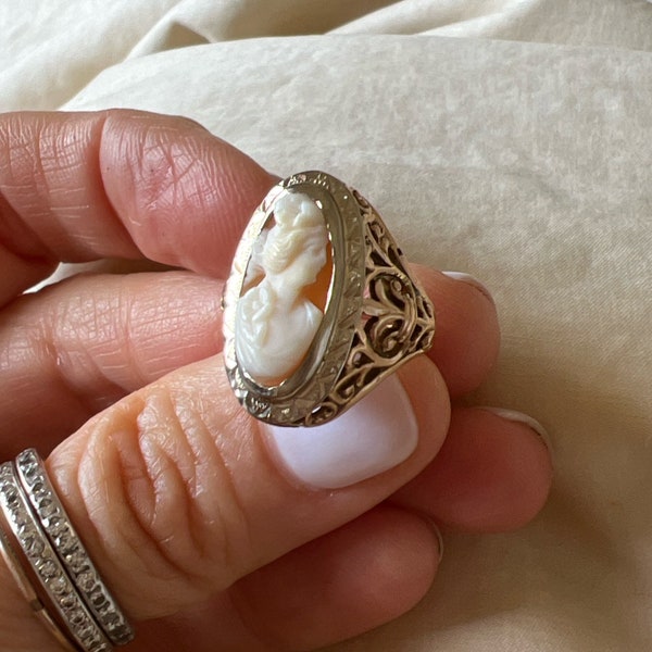 10k Gold Vintage Cameo Ring | White and Pink Coral 2 Tone Ring | Oval Cameo Ring Size 3 1/2 | Carved Coral Estate Ring ~ lot number 9