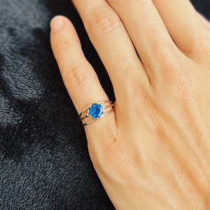 Vintage Blue Stone Ring | 14k Gold Bezel Stone | Ring Size 3 3/4 | 3 Band Tapered Cigar Band