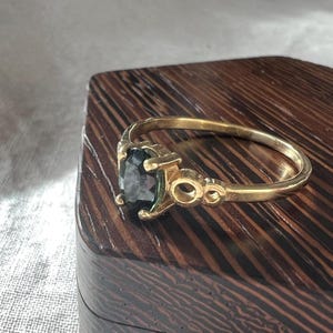 Pierścionek zaręczynowy z owalnym ciemnozielonym turmalinem, rozmiar 9, złoto 14k, kamień centralny 7 mm X 5 mm, prosty pierścionek zaręczynowy z alternatywnym układaniem 308