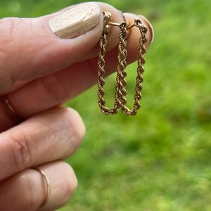 Aros vintage de oro de 14 quilates con flecos y cadena tipo cuerda / Aretes de cadena tipo cuerda con corte de diamante / Peso ligero 106