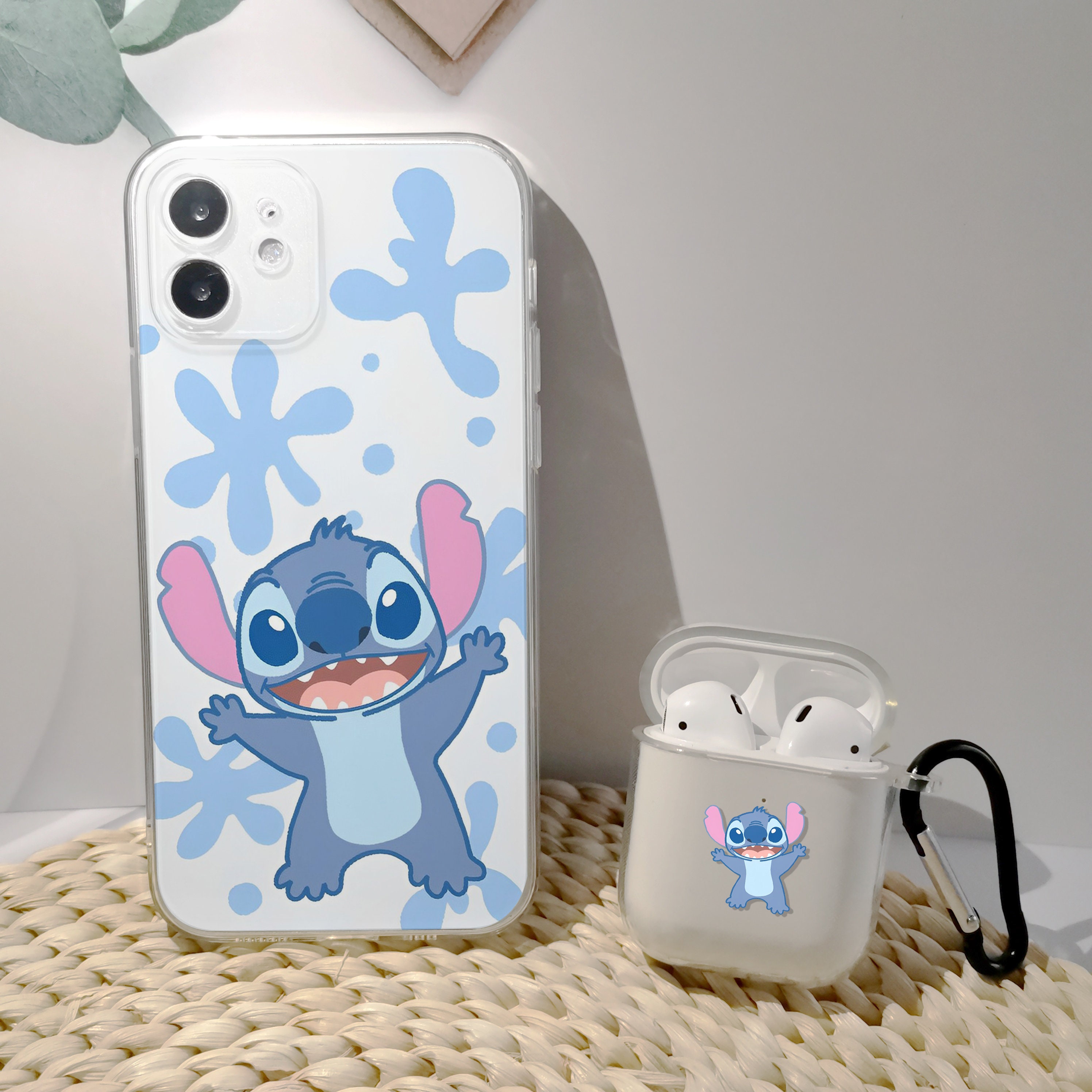 Funda para iPhone 13 Pro Max Oficial de Disney Angel & Stitch Beso - Lilo &  Stitch