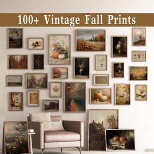 Puede incluir: Una colección de grabados vintage de otoño enmarcados, con diversas escenas otoñales. Los grabados incluyen paisajes, naturalezas muertas con calabazas e ilustraciones botánicas. El texto "100+ Vintage Fall Prints" se muestra en la parte superior.
