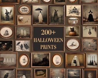 Op de afbeelding: Een verzameling ingelijste Halloween-muurprints met afbeeldingen van geesten, schedels, raven, heksen en spookhuizen. De centrale tekst luidt 200+ HALLOWEEN PRINTS. De afbeeldingen worden weergegeven in diverse rechthoekige en ovale lijsten.