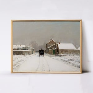 K&ouml;nnte beinhalten: Ein Gem&auml;lde, das eine verschneite Winterszene mit einer Pferdekutsche zeigt, die eine Stra&szlig;e entlang in Richtung eines kleinen Dorfes f&auml;hrt. Die H&auml;user sind aus Stein gebaut und haben schneebedeckte D&auml;cher. Der Himmel ist hellgrau und die B&auml;ume sind kahl.