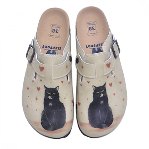 BLACK CAT Themed Comfortable Women&#39;s Clogs, CAT Lovers, Cat Lover Gifts, Leather Clogs, Traveling Clogs, Comfy Clogs