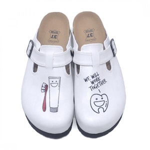 Dentist Clogs, Zahnarzt Schuhe, Sandalen mit dem Thema Zahnbürste und Zahnpasta, Professionelle Clogs, Anatomisch