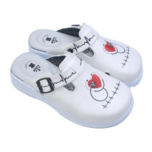 Electrocardiography Clogs: Women&#39;s Nursing Doctor Shoes