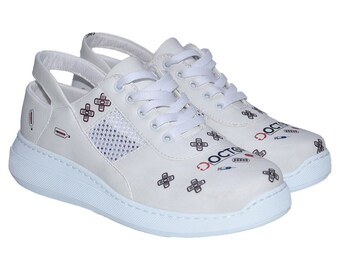 Doctor Sneakers: Zapatos veganos temáticos para mujer