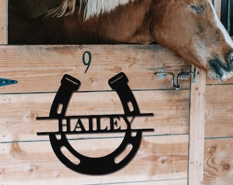 Custom Horse Name Sign, Horseshoe Stable Name Plaque Horse Stall Metal Sign, Horse Farm Sign, Barn Decor, Horse Wall Decor, Equestrian gift