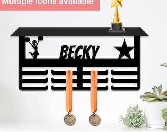 Estante para medallas y trofeos personalizado, soporte para medallas con nombre e imágenes personalizadas, 12 peldaños para medallas y cintas, expositor de medallas y premios.