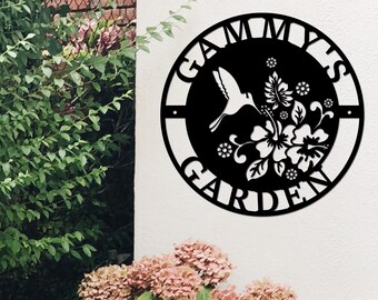 Spersonalizowany znak ogrodowy z kolibrem Spersonalizowana sztuka ścienna z kolibrem Metalowy znak z kolibrem Metalowa dekoracja ścienna do ogrodu Znak ogrodowy Nany