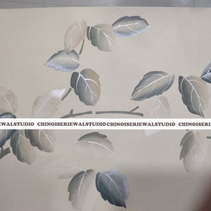 Esempio di carta da parati dipinta a mano con foglie su seta 12"x16" con ricamo