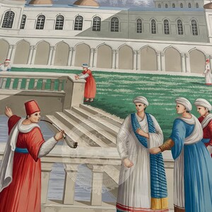Puede incluir: Un mural antiguo que representa una escena hist&oacute;rica con figuras vestidas con trajes tradicionales. La obra de arte presenta un gran edificio con ventanas arqueadas y un c&eacute;sped verde. Las figuras visten t&uacute;nicas rojas, blancas y azules.