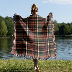 Christmas Plaid Throw Blanket: Vintage Inspired Fall Woven Tapestry, Green and Red Checkered Blanket, Indoor Christmas and Autumn Decor