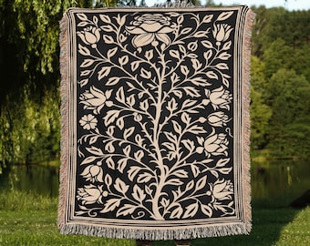 Florale Rose Decke: Vintage Botanischer Wandteppich, Viktorianisches Dekor