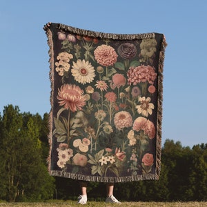 Dark Botanical Throw Blanket: Vintage Cozy Floral Woven Tapestry And Moody Wildflowers Blanket, Fall Farmhouse And Dark Cottagecore Decor