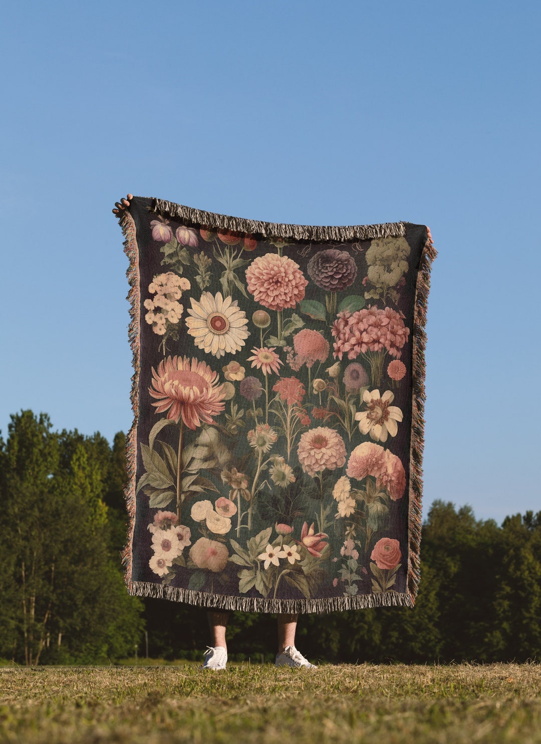 Dark Botanical Throw Blanket: Vintage Cozy Floral Woven Tapestry And ...