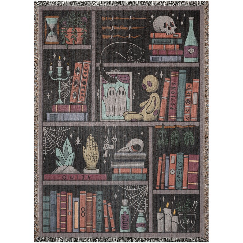 Witchcore boekenplank geweven deken | Whimsygoth Book Nook Halloween-tapijt, donker academische decor met heksenschedel en zwarte katkunst afbeelding 6