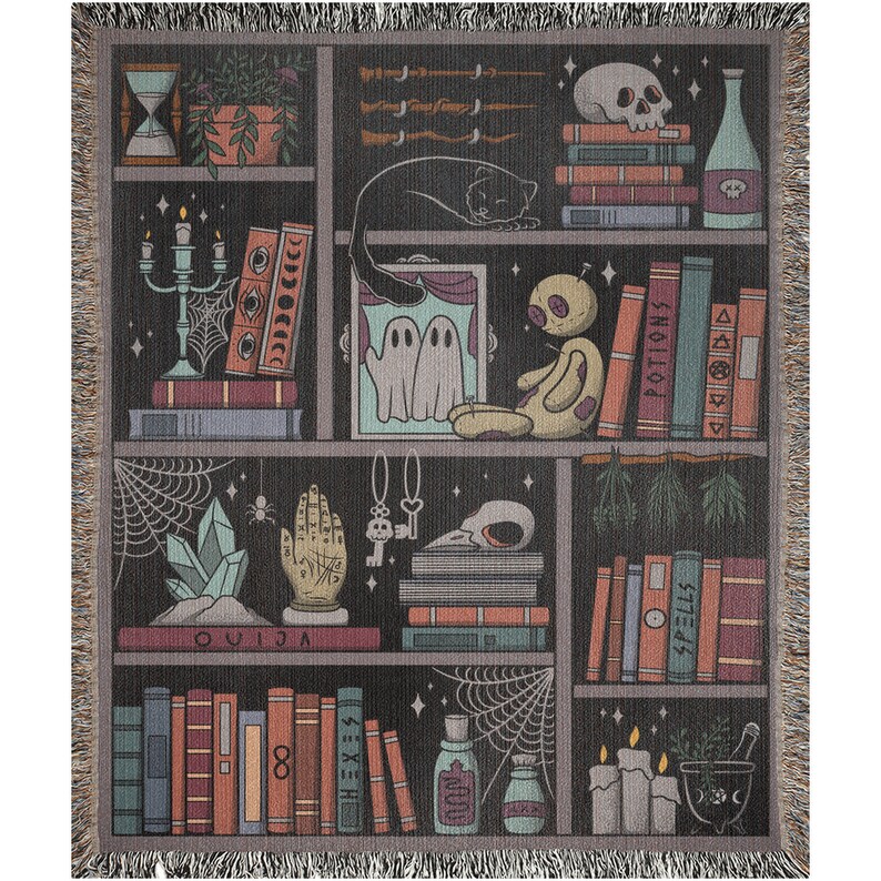 Witchcore boekenplank geweven deken | Whimsygoth Book Nook Halloween-tapijt, donker academische decor met heksenschedel en zwarte katkunst afbeelding 7