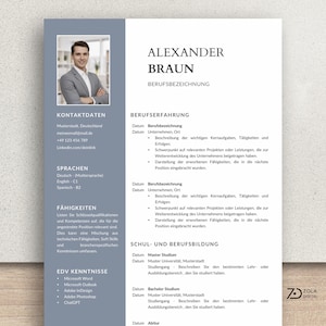 Puede incluir: Una plantilla de currículum vitae profesional con una foto de un hombre con traje gris. El currículum incluye secciones para información de contacto, habilidades y experiencia laboral. El texto es en negro y gris, con una barra lateral azul.