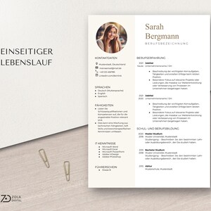 Schlichtes Lebenslauf Vorlage mit Foto im gleichen eleganten Beige-Weiß-Stil wie die anderen Vorlagen. Ideal für eine stimmige und vollständige bewerbungsmappe für Bewerber ohne Erfahrung. Professionelle CV auf Deutsch in Word, Pages und Google Docs.- Design by ZolaDigital
