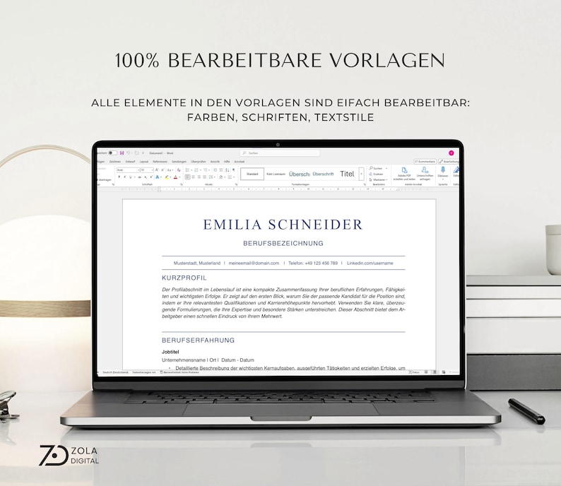 Ein digitales Mockup zeigt ein Notebook mit geöffneter Bewerbungsvorlage. Alle Elemente sind anpassbar: Schriftarten, Farben, Texte, Formatierungen. Die Vorlage ist in Schwarz-Weiß, enthält ein Kurzprofil und ist optimiert für ATS-Systeme. Ideal für Bewerbungsunterlagen in verschiedenen Branchen und vollständig nutzbar in Word und Pages.