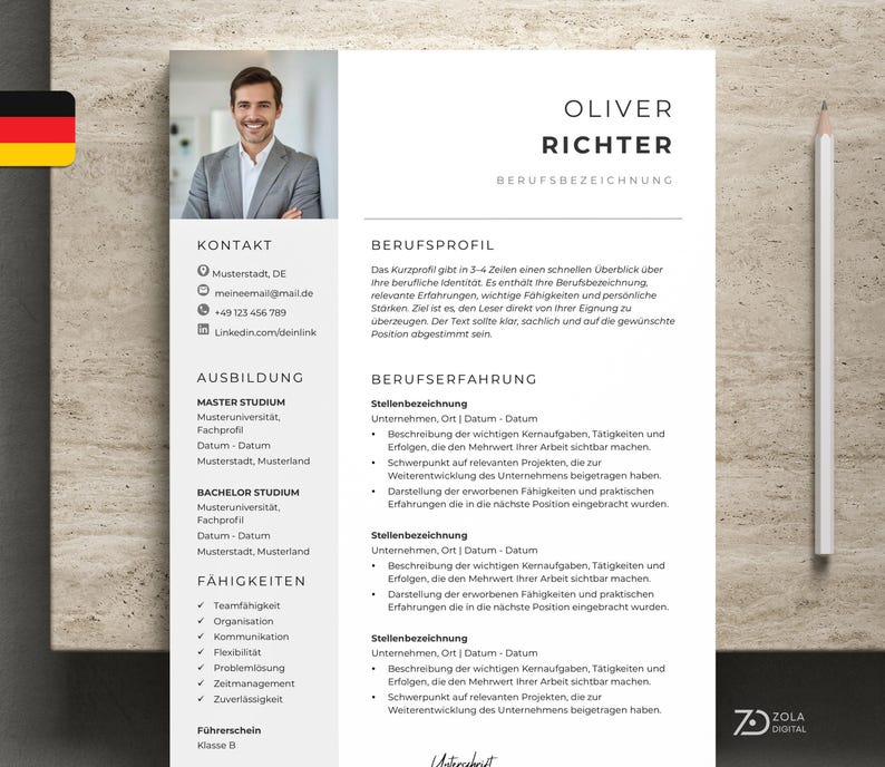 Ein moderner Lebenslauf liegt auf einer hellen Steinfläche neben einem weißen Stift. Das Design ist minimalistisch und zweispaltig aufgebaut. Die Farben sind klassisches Schwarz und Weiß mit sanften Grautönen, was sehr seriös wirkt. Diese Vorlage passt perfekt für Berufe wie Unternehmensberater, Projektmanager, Vertriebsleiter oder HR-Spezialist. Ein eleganter Stil für eine professionelle Bewerbung.