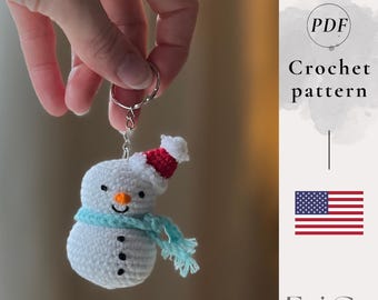 Patroon gehaakte sneeuwpop sleutelhanger – kerstamigurumidecor, kousvuller pdf-zelfstudie