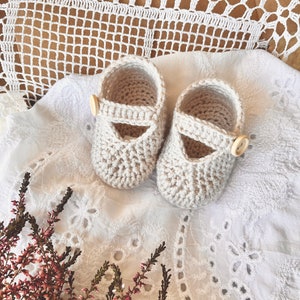 Crochet Baby Shoes Pattern, quick and easy crochet baby slippers pattern, pdf download