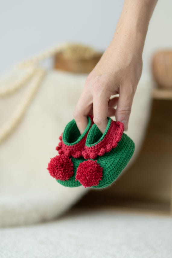Crochet Elf Baby Shoes Pattern, Easy Handmade Christmas Baby