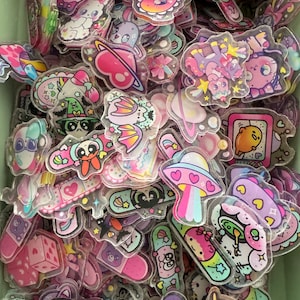 4cm pink mix acrylic charms 5 pc mix