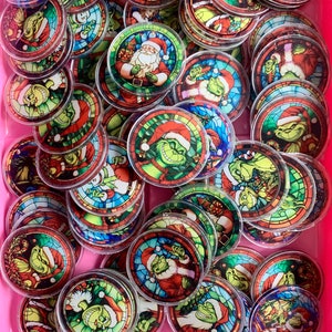 Mean green Christmas guy 4 cm Acrylic charm 5 piece mix *chosen at random