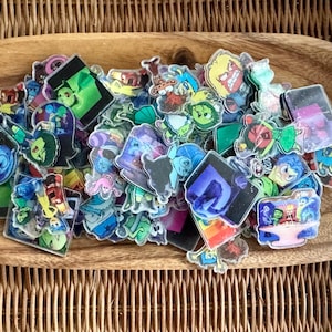 4cm emotions mix acrylic charms 5 pc mix