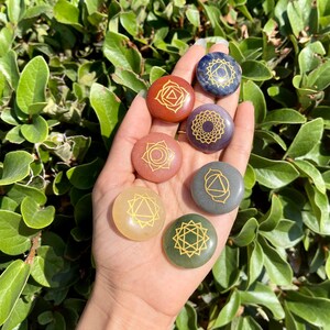 7 Chakra Healing Crystal Set (Round) - Crown, Third Eye, Throat, Heart, Solar Plexus, Sacral, Root | Natural crystals | Healing Crystals