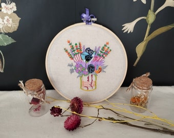 "Lavender Bouquet" frame embroidered on Linen, Cottagecore style