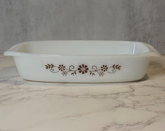 Cacerola vintage Dynaware Pyr-O-Rey Daisy de vidrio con leche, diseño floral marrón, hecha en México