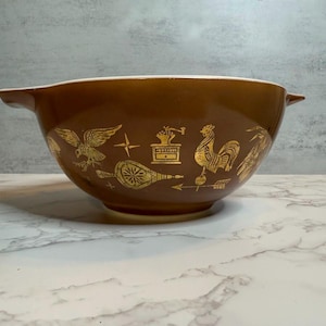 Vintage Pyrex Frühe Amerikanische Cinderella Rührschüssel 1,5 Qt 442 - Braun & Gold - 1960er Jahre
