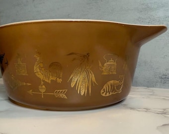 Vintage Pyrex Early American Casserole Dish 475-B – 2.5 Qt – Brown & Gold – 1960s