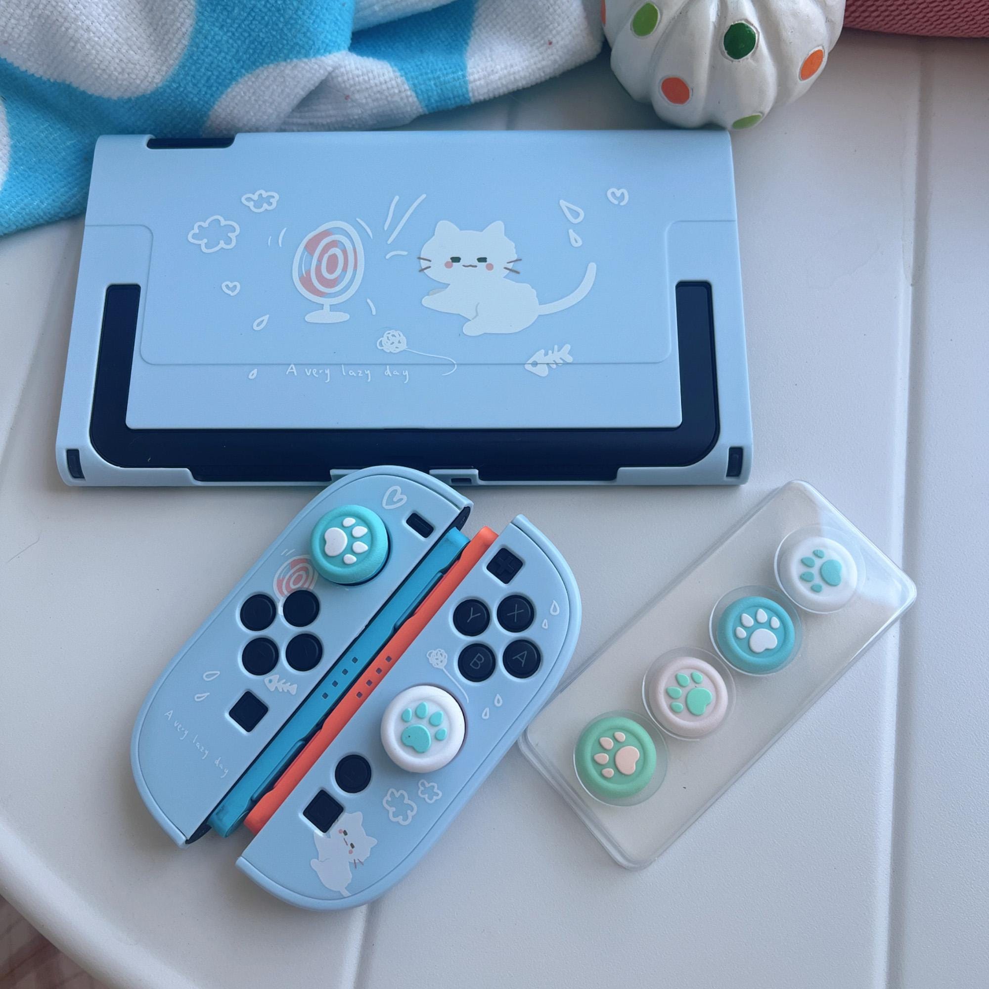 星空の森のそよ風猫ケース（Nintendo Switch 2用）、かわいい青い