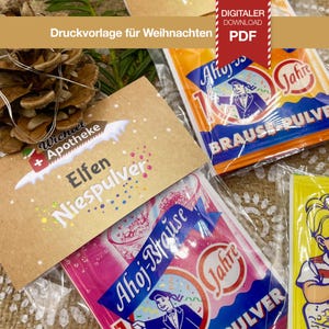 Könnte beinhalten: Nahaufnahme mehrerer Pulverpackungen mit Text. Auf einer Packung steht "Elfen Niespulver" und auf einer anderen "Ahoj Brause". Das Bild enthält auch den Text "Digitaler Download PDF". Die Packungen sind in klarem Kunststoff.
