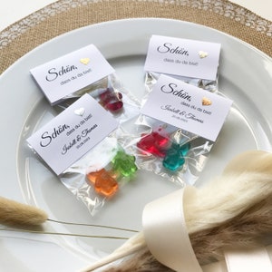 Gastgeschenk zur Hochzeit: Hand in Hand ein Leben lang Schön, dass du da bist. Bärchen-Pärchen,Gummi-Bärchen personalisiert,WEISS 10er Set Bild 3