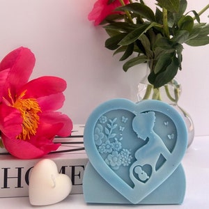 Pregnant woman with a baby | Pregnancy gift idea | Unique candle gift | Soy wax | Gift Set