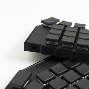 Choc-Corne 40% 2.4G Wireless Split Ergonomic Mechanical Keyboard image 6