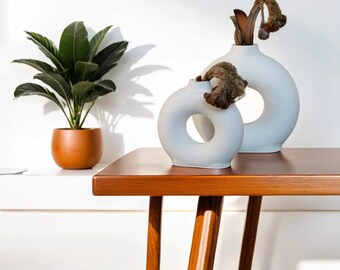Donut Vase | Unique 3D Printed Sculpture | Modern Home Decor & Gifts | Customizable Colors and Designs