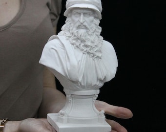 Bust of Leonardo da Vinci, 22cm, Ancient art, Indoor -  garden decoration,  Italian of the High Renaissance Era Statue, Sculpture Decoration