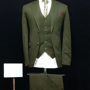 Men Green Suit, Wedding 3 Piece Suits, Slim Fit One Button Party Wear Prom Suits gift for men Green tuxedo for him gift for birthday love.