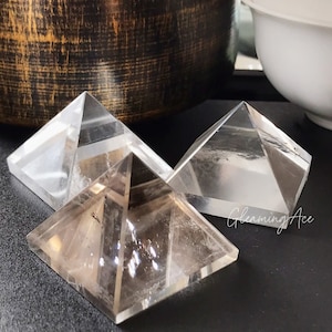 Polished Clear Quartz Crystal Pyramid, Gemstone Pyramids, Energy Healing, Mineral Specimen, Crystal Generator