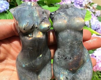 Dea in labradorite da 7,6 cm, sculture in labradorite realizzate a mano, corpo femminile in labradorite naturale, regali di cristalloterapia, energia cristallina 1 pezzo