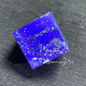 Naturlig polerad lapis lazuli-kubkristallenergi